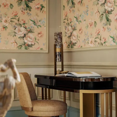 Petrusse Hotel 5*